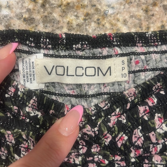 Volcom stretchy crop top, pink and white floral - Picture 2 of 5